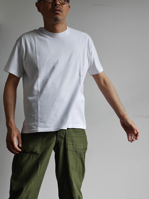 AURALEE Seamless Crew Neck Tee : 山口ス 