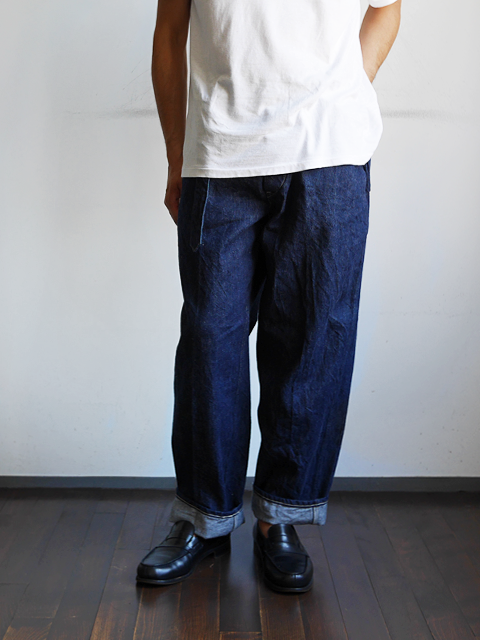 人気のファッションブランド！ comoli デニム ベルテッドパンツ tdh