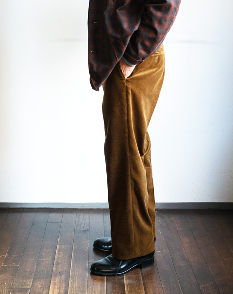 COMOLI コットンコーデュロイ ワンタックパンツ : 山口ストアー(大阪農林会館ビル410号室) COMOLI コットンコーデュロイ ワンタックパンツ : 山口ストアー(大阪農林会館ビル410号室)