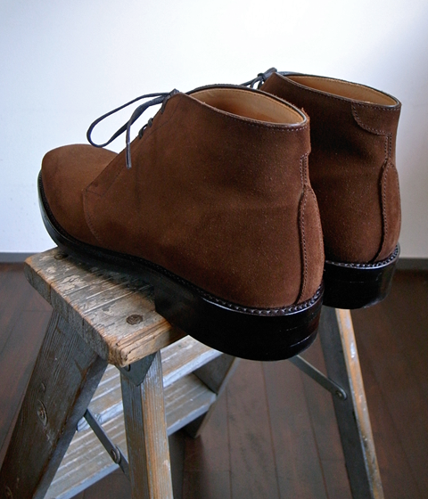 HIROSHI TSUBOUCHI Suede Chukka Boots