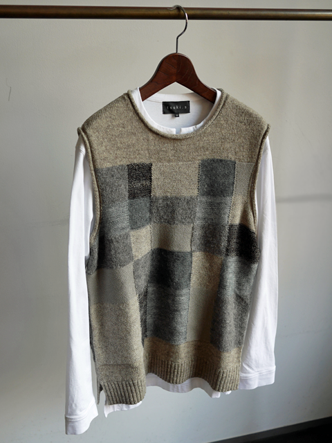 tsuki.s Mosaic Knit Vest