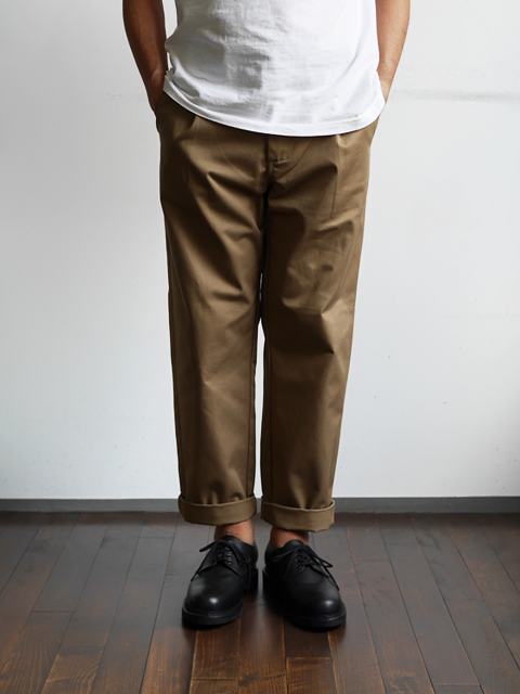 Re-Arrival “UNIVERSAL OVERALL Tuck Pants”