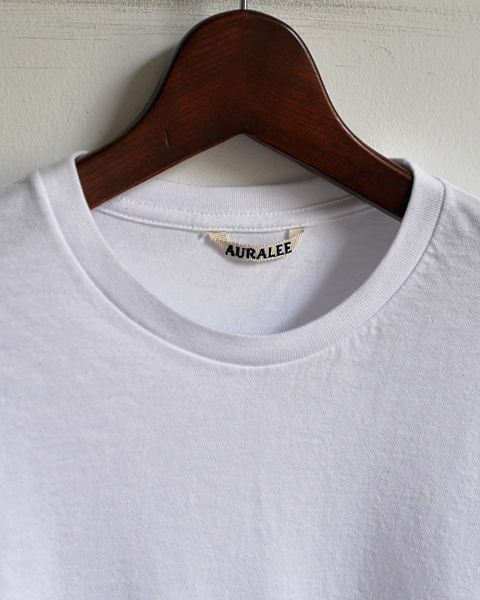 AURALEE Seamless Crew Neck Tee