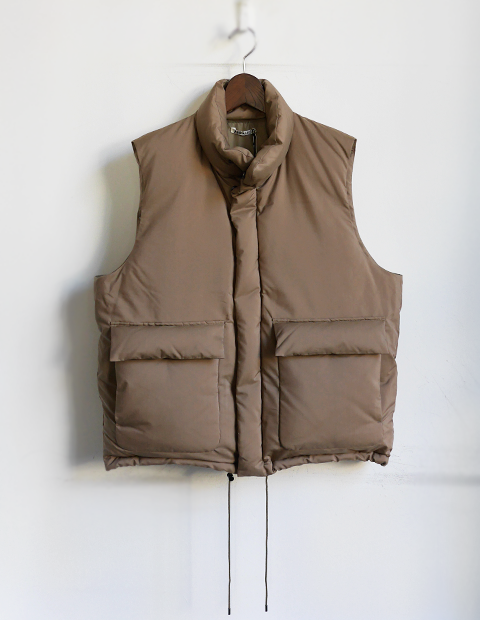 AURALEE Light Finx Polyster Down Vest