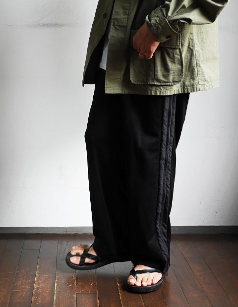 mando Side Zipped Jersey Pant