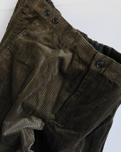 comm.arch. 6Wale Corduroy Trousers