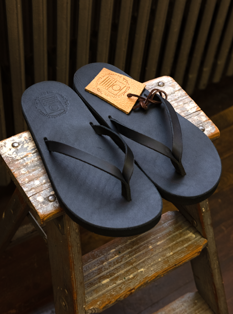 THE SANDALMAN Barefoot