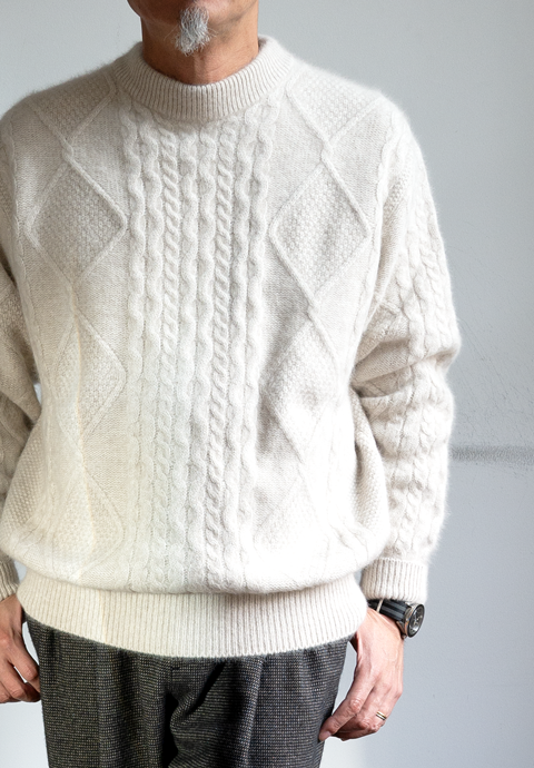 Renocntrant Blue Fox × Lambs Wool Cable Crew Neck