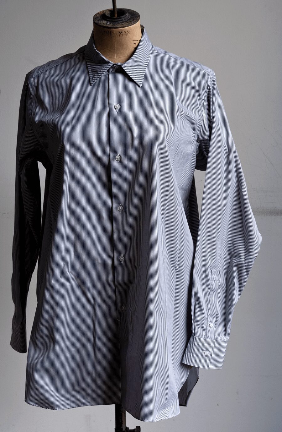 HEUGN　SHRIT121 “James” Black Stripe