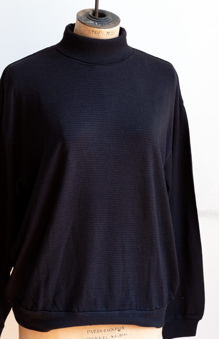ULTERIOR　SUPER FINE WOOL COTTON TURTLE-NECK TOP