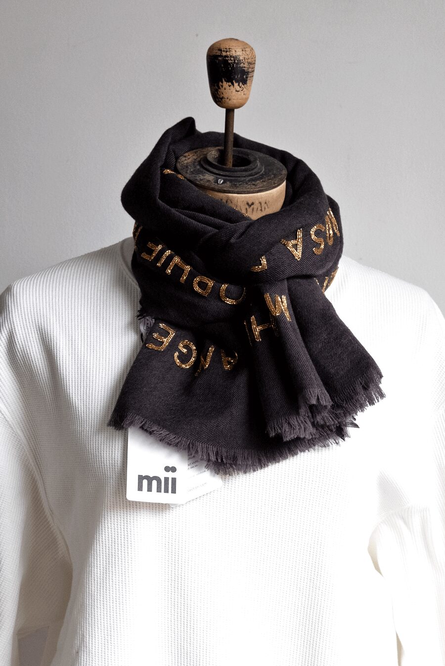 mii　EMBROIDERED BEADS SCARF