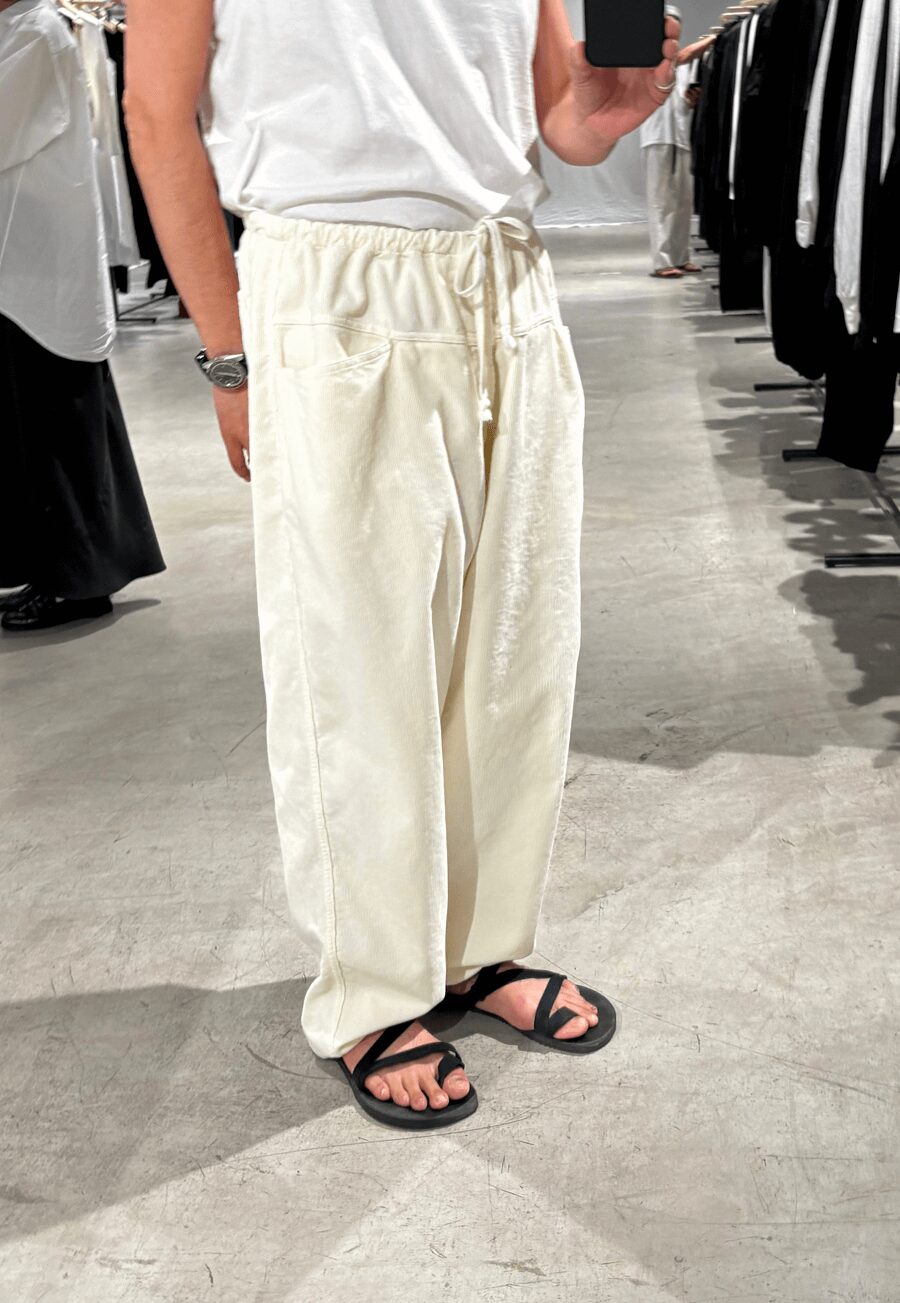 COMOLI　コーデュロイ ドローストリングパンツ