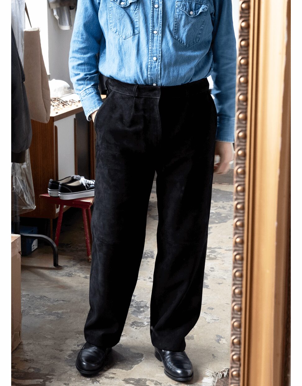 A.M LONDON　GOAT SKIN SUEDE 1-TUCK TROUSERS