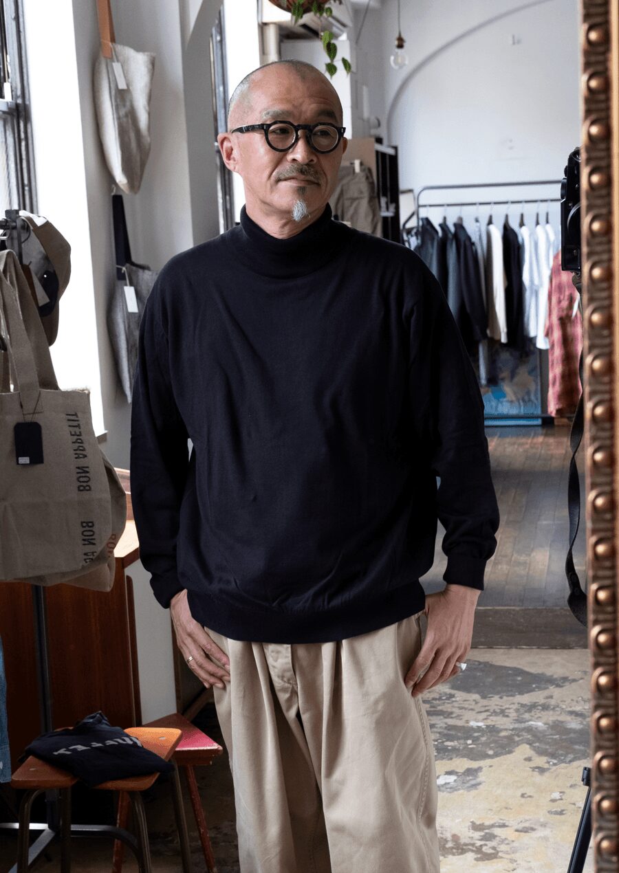 ATON　SMOOTH SUVIN TURTLENECK SWEATER