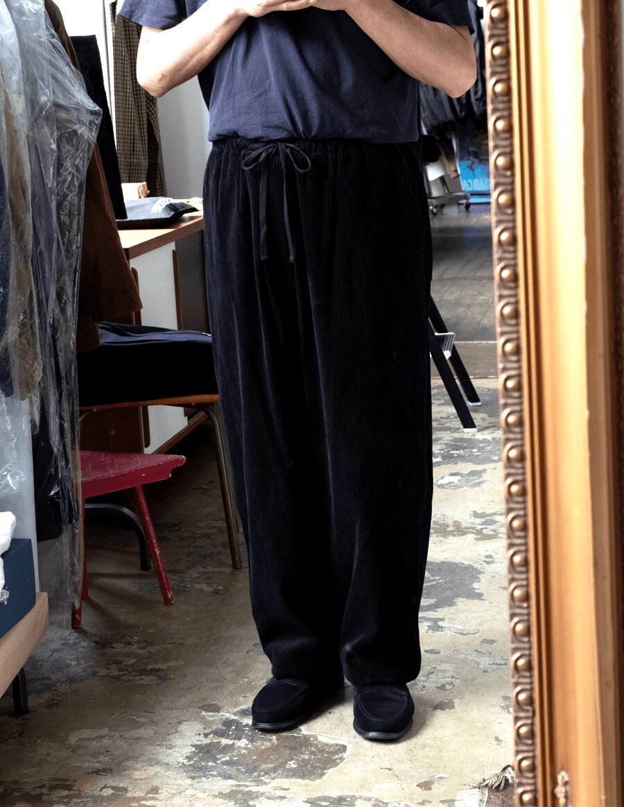 COMOLI　コーデュロイ ドローストリングパンツ
